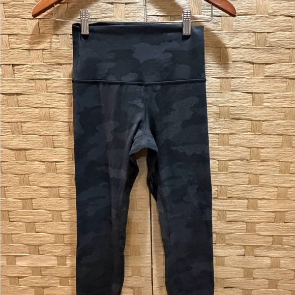 Lululemon Align Black Camouflage Leggings Size 4 20” inseam - Picture 3 of 3